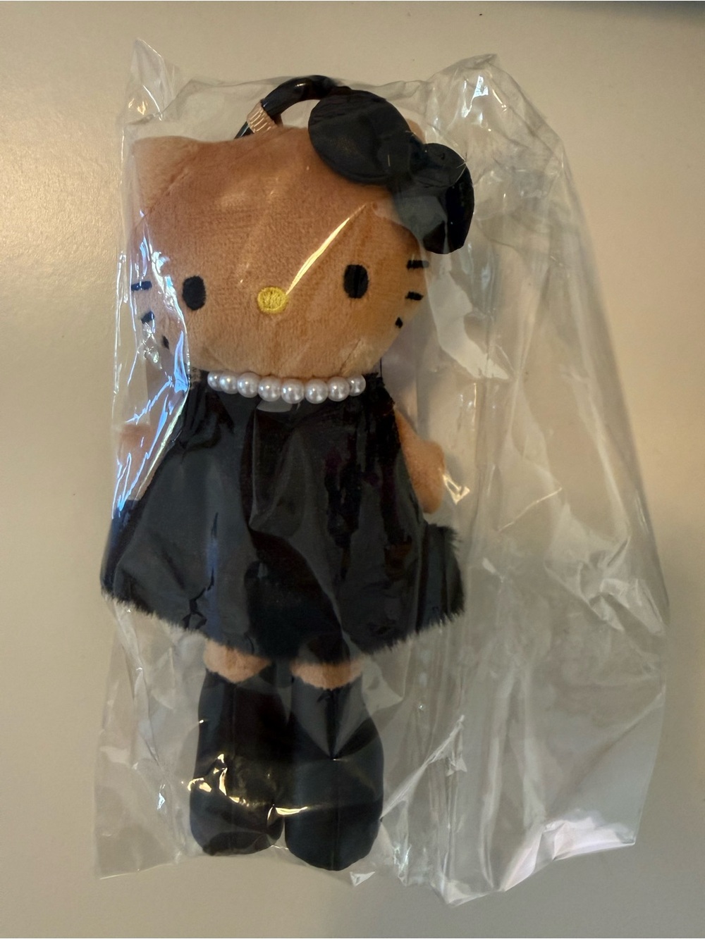 Hello Kitty Long Leg Key Charm